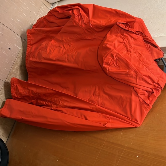 Mens Columbia Rain Jacket Like New ! Only worn once - Picture 2 of 2